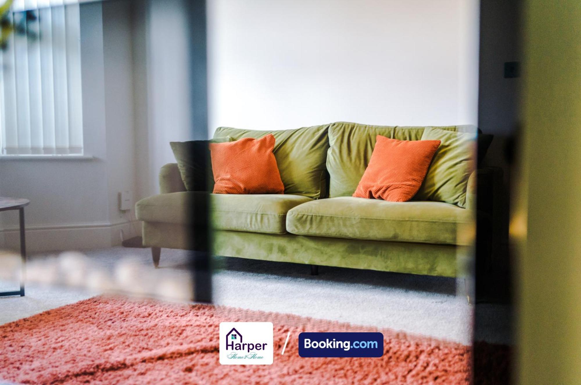 4 Bedroom By Harperletting Short Lets & Serviced Accommodation Chester With Detached Games Room Drive Long Or Short Stays Christleton Exterior foto