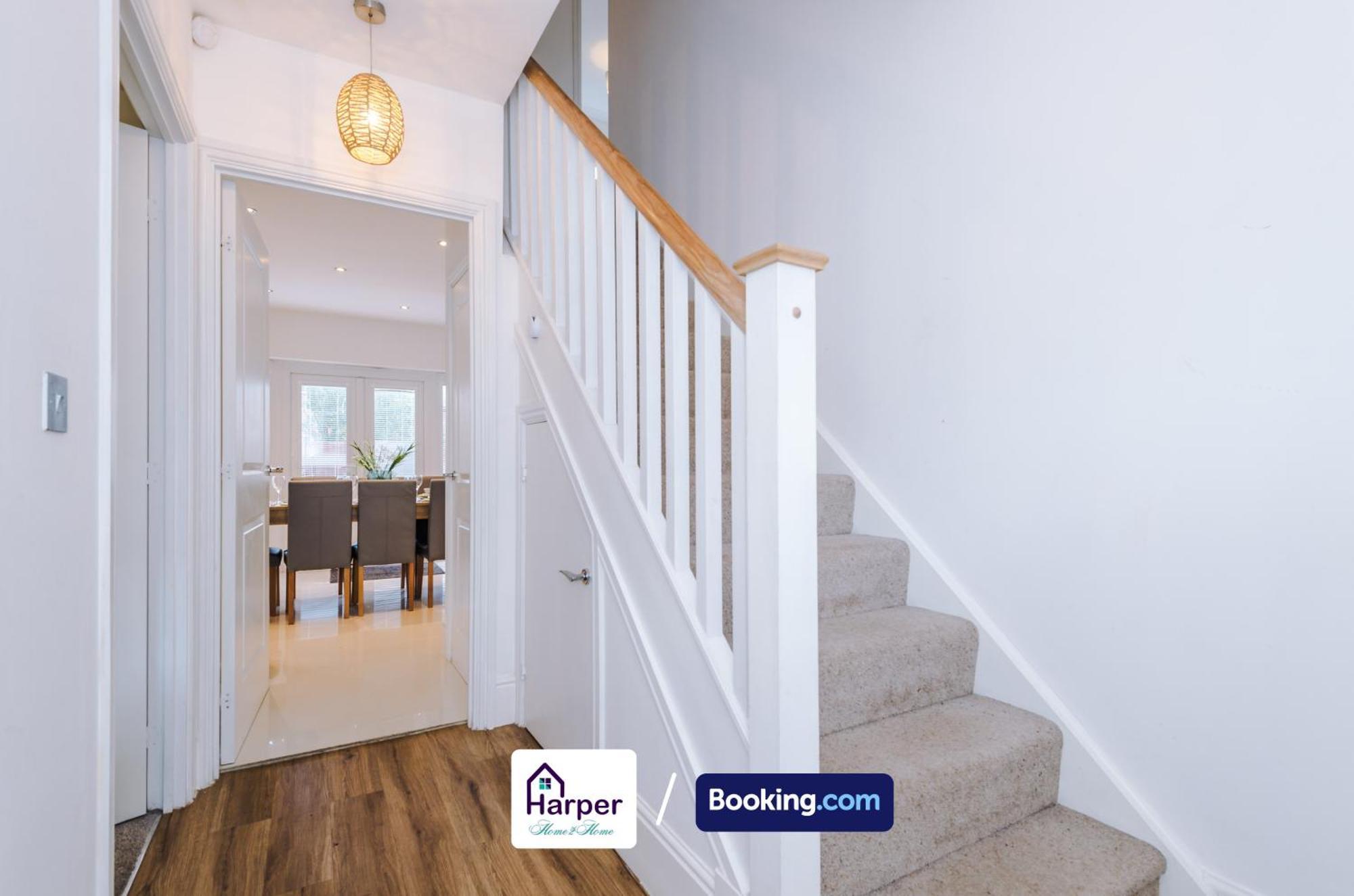 4 Bedroom By Harperletting Short Lets & Serviced Accommodation Chester With Detached Games Room Drive Long Or Short Stays Christleton Exterior foto